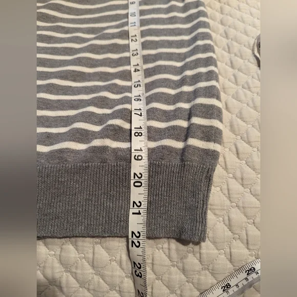 🔥Final ANTHROPOLOGIE‎ Change of the Moon Cowl Neck Sweater Gray /Ivory Stripe … - Picture 8 of 8